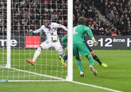 Μεταγραφικά σενάρια ανοιξιάτικης ποδοσφαιρικής νύχτας