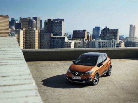 Renault Captur: Φρεσκάρισμα με χρώμα και φως