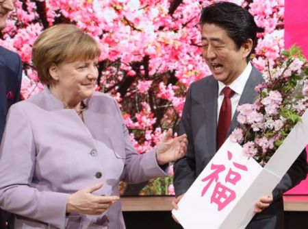 Η Μέρκελ ψάχνει για συμμάχους κατά του Τραμπ