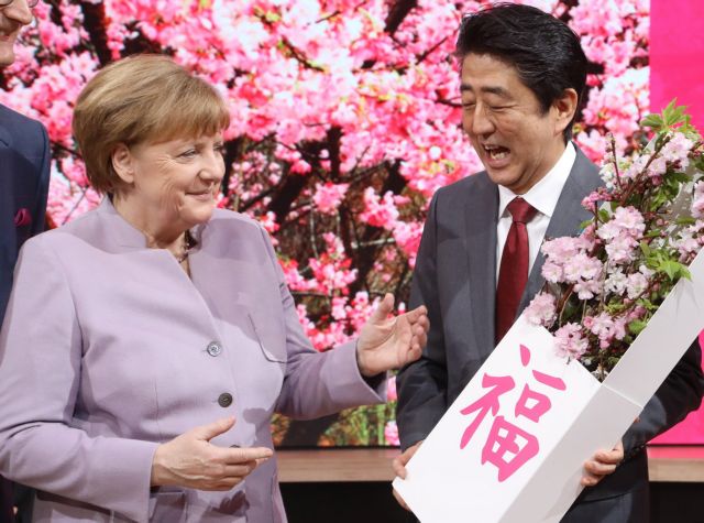 Η Μέρκελ ψάχνει για συμμάχους κατά του Τραμπ