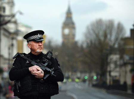 Βρετανία: Μυστικές υπηρεσίες – αστυνομία χρησιμοποιούν παιδιά