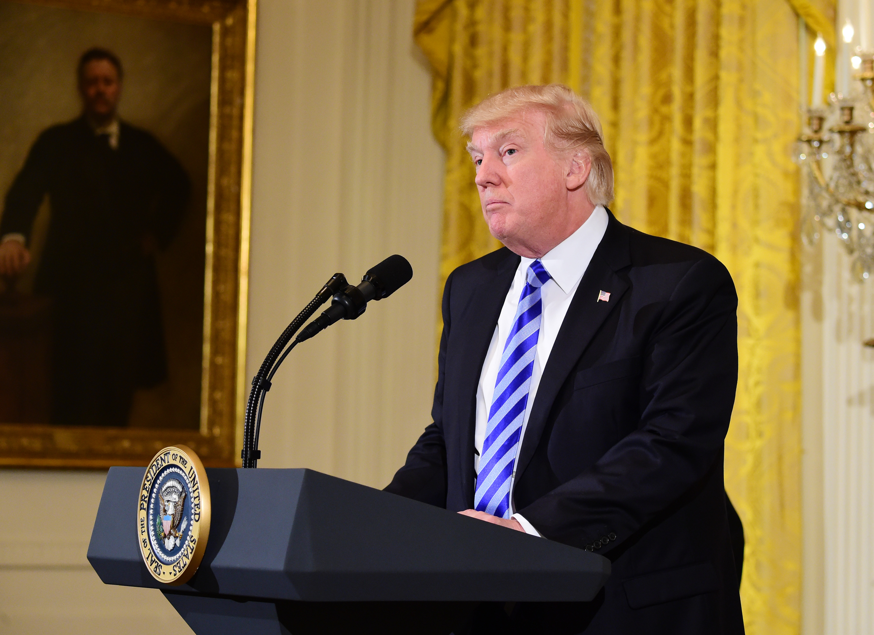 Ο Τραμπ κάνει «πόλεμο» με την Ευρώπη για το κλίμα