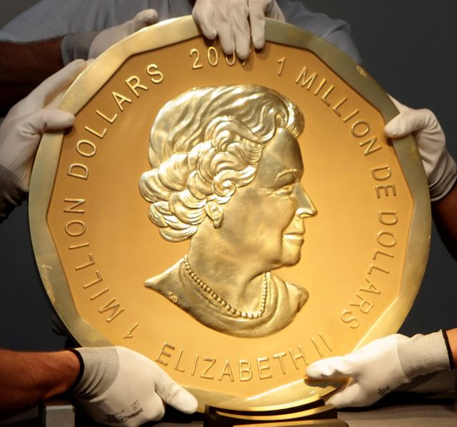 Φτερά έκανε από Μουσείο του Βερολίνου πελώριο χρυσό νόμισμα