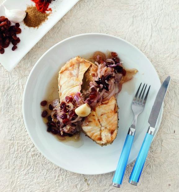 Η ΠΡΟΤΑΣΗ ΤΗΣ ΗΜΕΡΑΣ Σφυρίδα με σταφίδες και καραμελωμένα κρεμμύδια