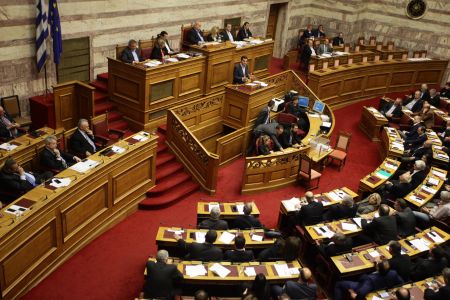 Υπουργείο Εργασίας: Όσοι βουλευτές έλαβαν το έκτακτο βοήθημα, το επέστρεψαν