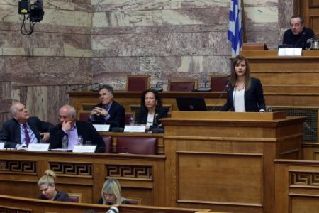 «Ψαλίδι» και στις χαμηλές συντάξεις, «οροφή» για υψηλές διαφορές