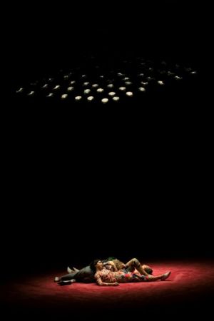 Μαρία Χασάπη: Σώματα-γλυπτά στη σκηνή της Στέγης