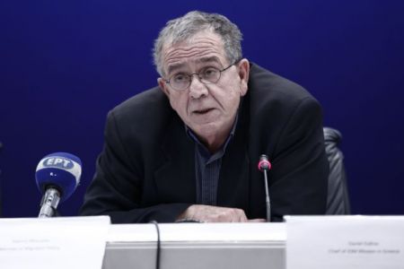 Μουζάλας: Σταματάμε τα συσσίτια, θα δίνουμε μετρητά στους πρόσφυγες