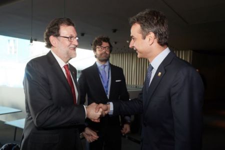 Στρατηγική απομόνωσηςτου ΣΥΡΙΖΑ από τον Μητσοτάκη