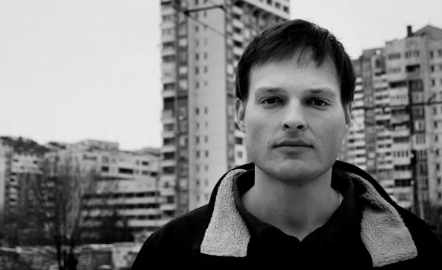 Αναζητώντας ταυτότητα μέσα από έναν παράφορο έρωτα