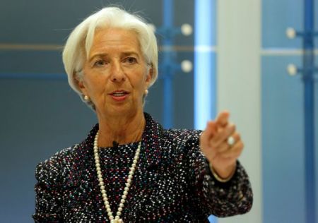 Νομικές δεσμεύσεις για το χρέος ζητά το ΔΝΤ