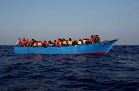 Περισσότεροι από 2.000 πρόσφυγες διασώθηκαν ανοικτά της Ιταλίας