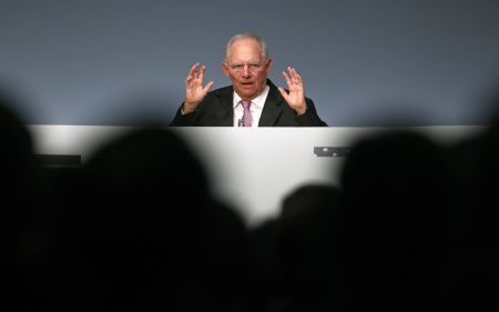 Σόιμπλε: Οι προβλέψεις της Αθήνας είναι πιο ρεαλιστικές από του ΔΝΤ –  Tο πρόγραμμα είναι ΟΚ