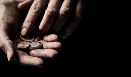 Κατασχέσεις: Το μεγάλο ριφιφί της εφορίας σε καταθέσεις και εισοδήματα