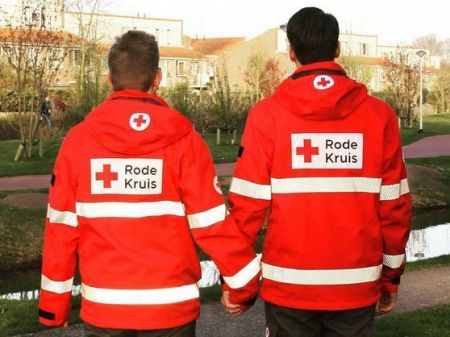 Πώς απαντούν οι Ολλανδοί στις ομοφοβικές επιθέσεις