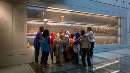 Mάθημα πολιτισμού για 40 προσφυγόπουλα