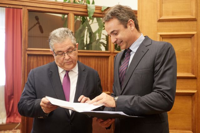 «Γαλάζια» επιχείρηση περικύκλωσης του ΣΥΡΙΖΑ