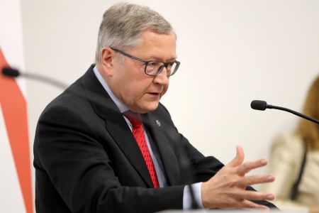 Ρέγκλινγκ: Εντυπωσιακές προσπάθειες προσαρμογής από την Ελλάδα – «Ναι» σε επιμήκυνση, «όχι» σε κούρεμα χρέους