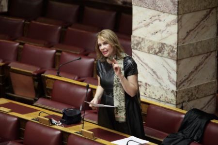 Κατερίνα Παπακώστα: «Δεν εννοώ να αυτοκαταργηθώ»