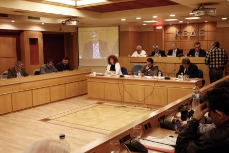 Στο κόκκινο οι σχέσεις Σκουρλέτη με την ΚΕΔΕ