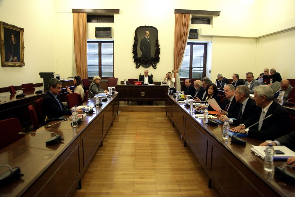 Προανακριτική Επιτροπή για Παπαντωνίου: θέμα αναρμοδιότητας για το «ξέπλυμα»