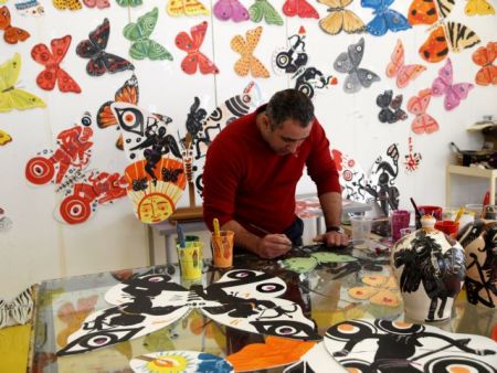 Απόστολος Χαντζαράς: Πολύχρωμες ψυχές