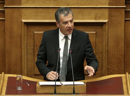 Θεοδωράκης: Χωρίς χρονικούς περιορισμούς οι έρευνες για σκάνδαλα στην Υγεία