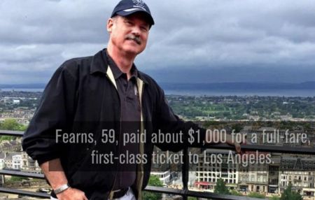 Η United φέρεται να είχε απειλήσει με χειροπέδες και άλλον επιβάτη