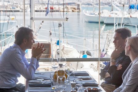 Γεύμα εργασίας Μητσοτάκη – Κατάινεν στην Αθήνα