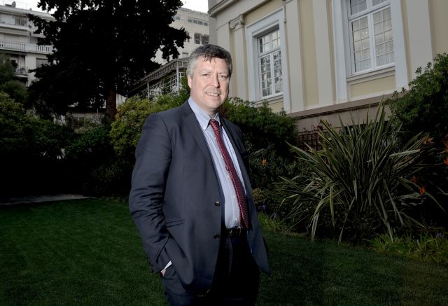 Κιαράν Ντεβάν: «Φεύγουμε από τις Βρυξέλλες, μένουμε στην Ευρώπη»