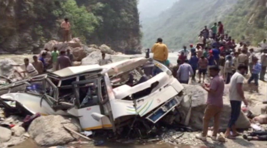 Ινδία: Τροχαίο με δεκάδες νεκρούς – Λεωφορείο έπεσε σε χαράδρα