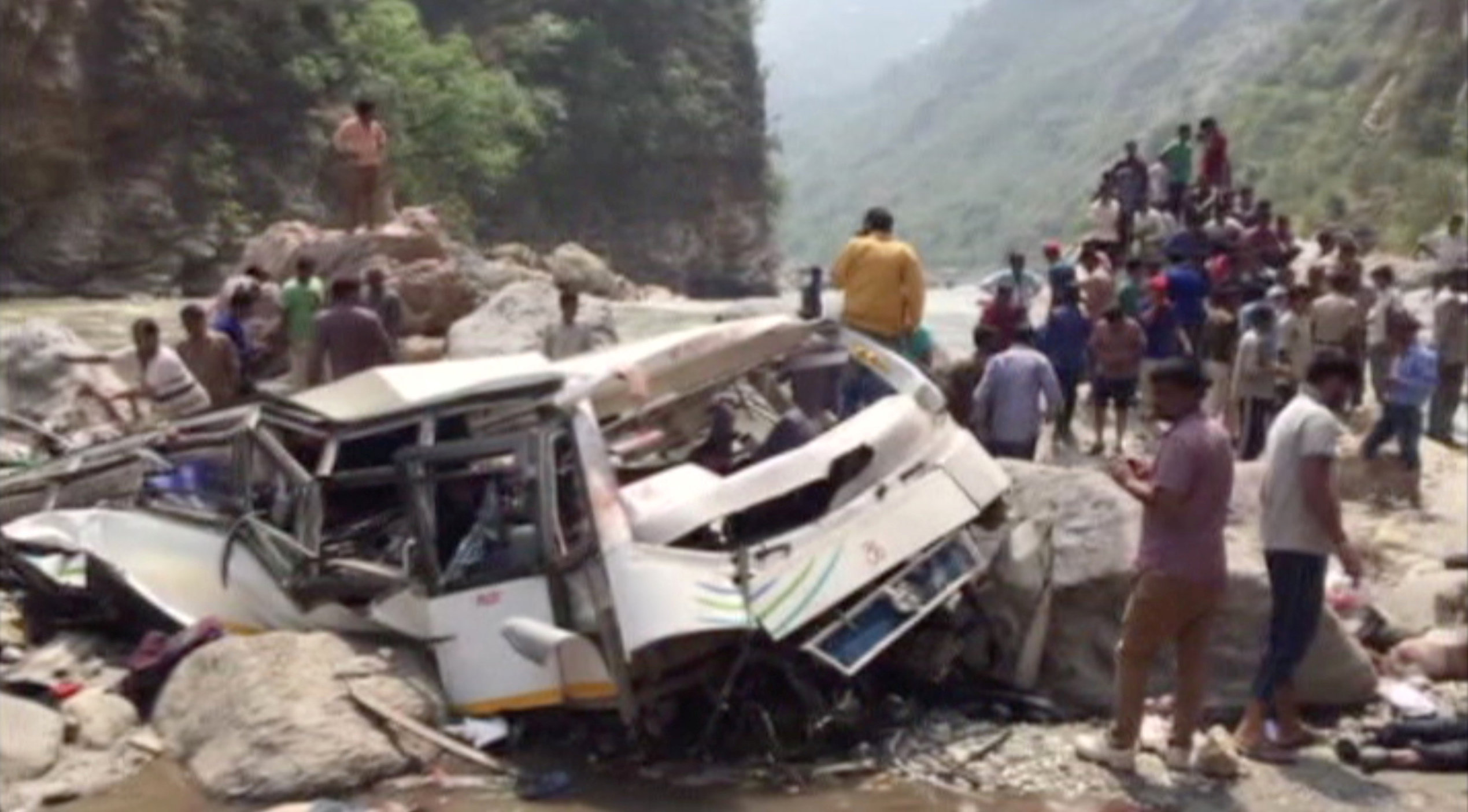 Ινδία: Τροχαίο με δεκάδες νεκρούς – Λεωφορείο έπεσε σε χαράδρα