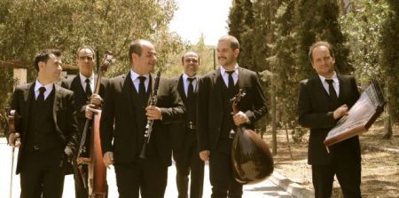 Λάμπρος Λιάβας: «Οι νέοι προσεγγίζουν τη μουσική μας παράδοση απενοχοποιημένα»