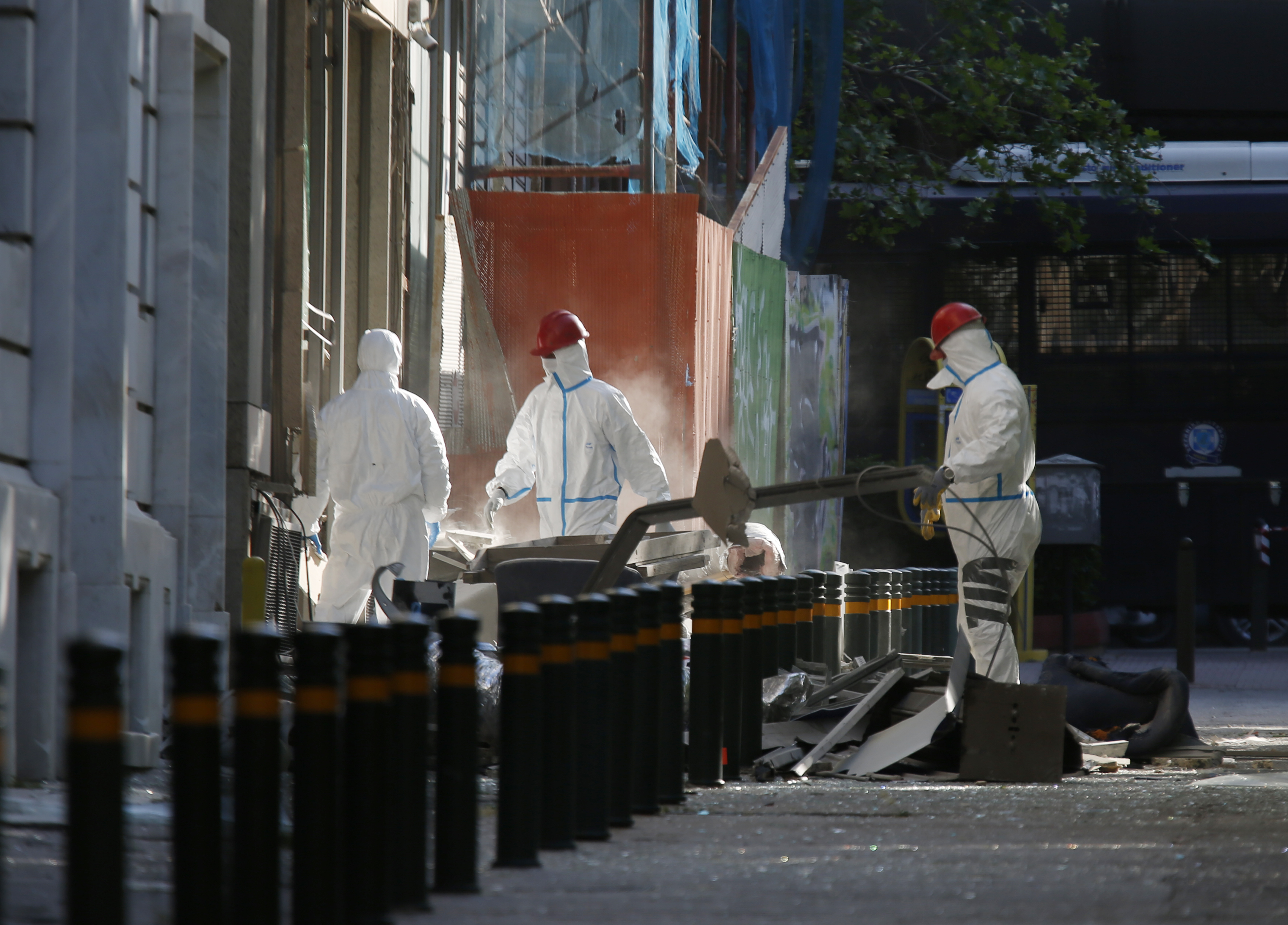 Τι έδειξαν οι κάμερες και τι είδε ο φρουρός της Eurobank στη χθεσινή έκρηξη βόμβας στο κέντρο της Αθήνας