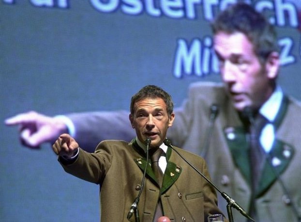 Αυστρία: Παραπέμπεται για διαφθοράο πρώην υπουργός Οικονομικών