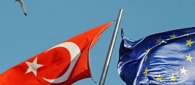 DW: Δικαιολογείται η ενταξιακή βοήθεια στην Τουρκία;