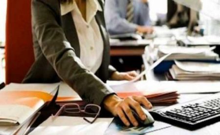 Αλλάζουν είκοσι γενικούς διευθυντές υπουργείων