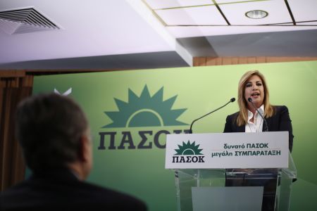 Εκτακτο συνέδριο ΠαΣοΚ εξήγγειλε η Φ. Γεννηματά – Καταργεί όλα τα όργανα του κόμματος