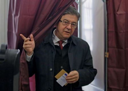 Στις βουλευτικές εκλογές του Ιουνίου κατεβαίνει και ο Μελανσόν