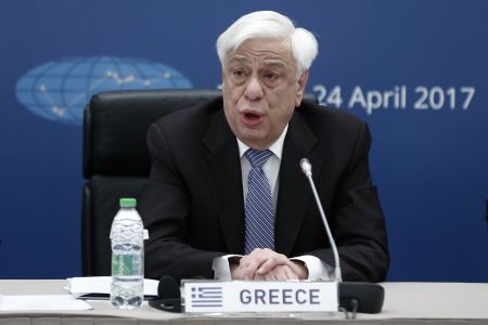 Παυλόπουλος: Δεν θα περάσουν τα υπολείμματα του Ναζισμού
