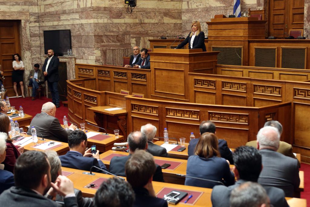 ΠαΣοΚ: Έκτακτο συνέδριο με καρατομήσεις διαφωνούντων