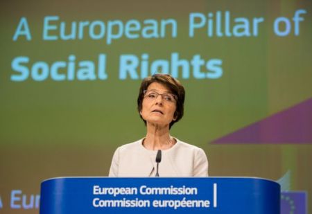 Βελτίωση της ελληνικής οικονομίας και μείωση ανεργίας «βλέπει» η Κομισιόν