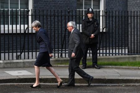 Μέι: Κάποιοι στις Βρυξέλλες θέλουν να παρέμβουν στις εκλογές