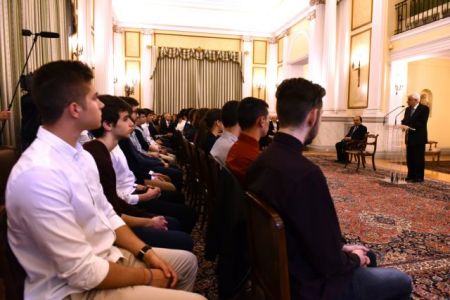 Παυλόπουλος σε μαθητές: Να υπερασπιστούμε την Αριστεία