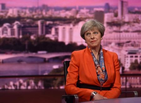 Μέι:Θα είμαι εξαιρετικά δύσκολη απέναντι στον Γιούνκερ