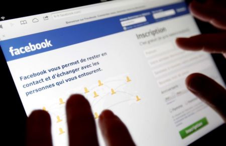 Στα 2 δισ. οι χρήστες του Facebook εκτοξεύουν τα κέρδη