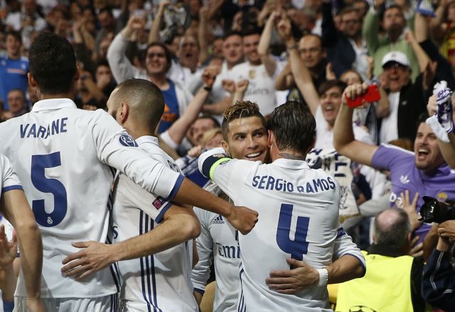 Η Βασίλισσα και η Κυρία στην αίθουσα του στέμματος