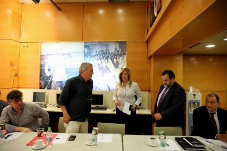 Κάλπες εκτόνωσης για τη Συμπαράταξη