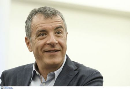 Θεοδωράκης: «Οχι σε κόμμα κολλητών»