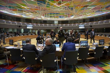 EWG: Θετικό σήμα στο Eurogroup να εγκρίνει τη δόση και να ακολουθήσει το χρέος